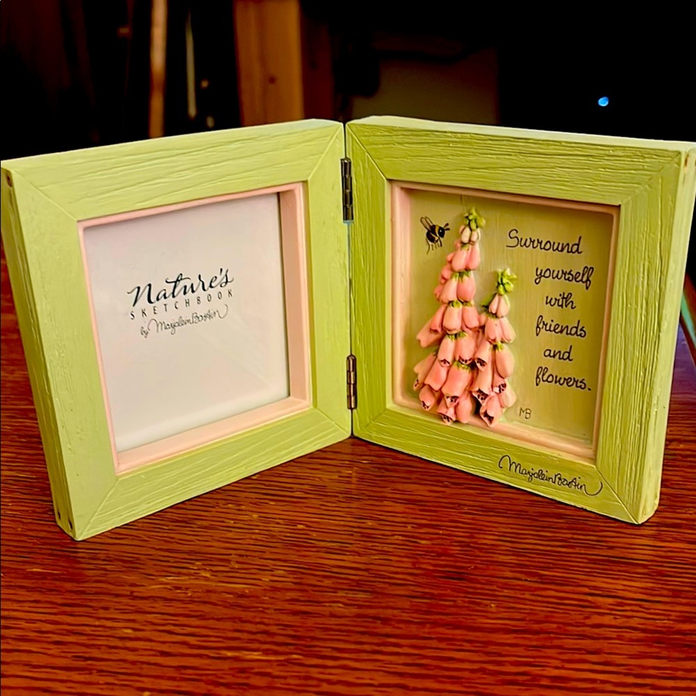 Wooden Friends Frame 🌺